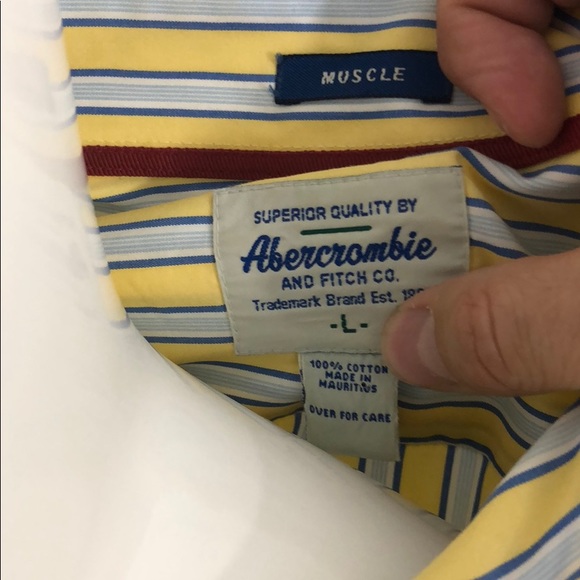 Abercrombie & Fitch Men’s Striped Button Down. Make an offer! - Picture 4 of 4
